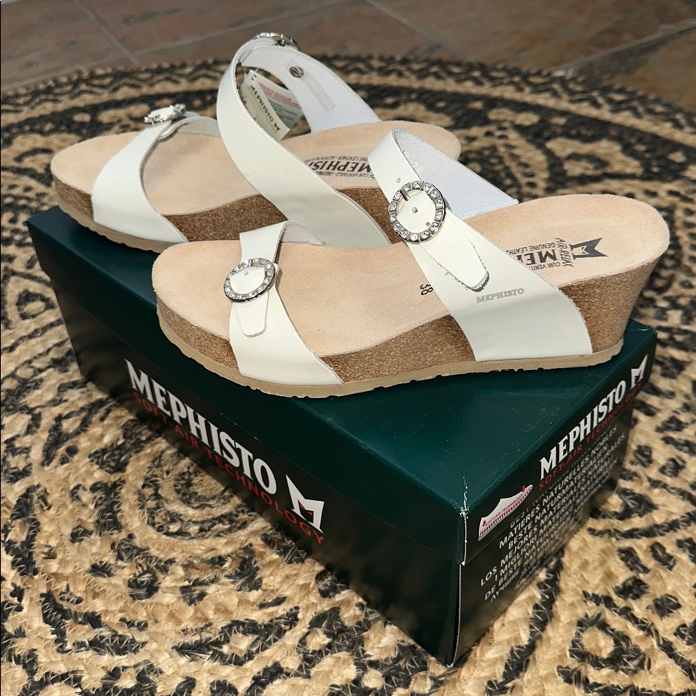 Sz38(8.5)⭐️NWT Mephisto Lidia White Patent Leather Crystal Cork Wedge Sandals